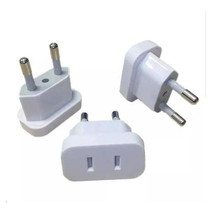 Adaptador de Enchufe Americano (Pata Plana) a Nacional (Pata Redonda)